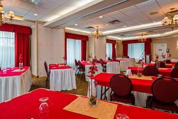 هتل Best Western Plus Regency Inn And Conference Centre