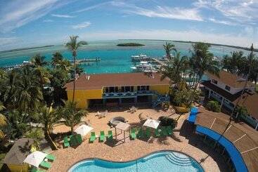 هتل Bimini Big Game Club Resort & Marina