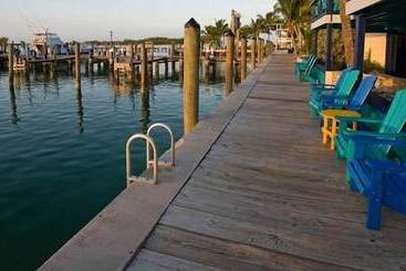 هتل Bimini Big Game Club Resort & Marina