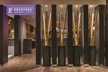 Coast Edmonton Plaza Hotel By Apa