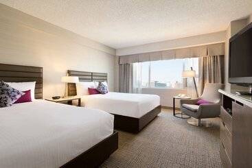Coast Edmonton Plaza Hotel By Apa