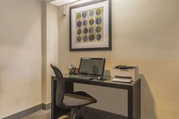 هتل Comfort Inn