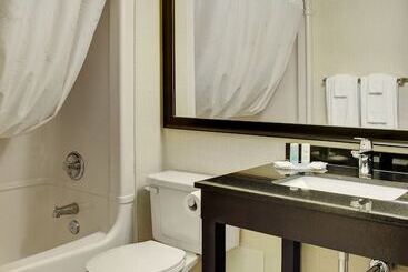 هتل Comfort Inn