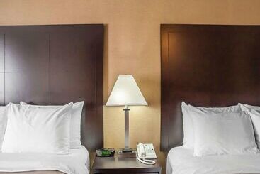 هتل Comfort Inn