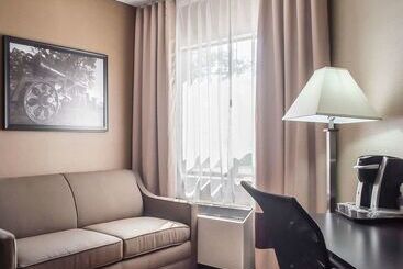 هتل Comfort Inn