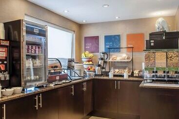 هتل Comfort Inn
