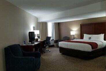 هتل Comfort Inn Toronto North