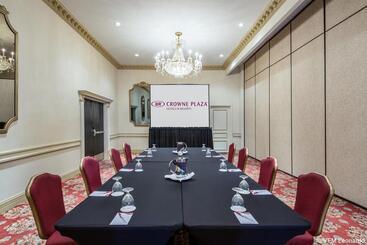 هتل Crowne Plaza Fredericton Lord Beaverbrook, An Ihg