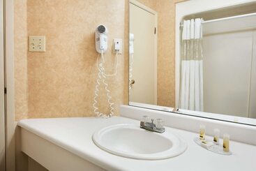 هتل Days Inn By Wyndham Brantford