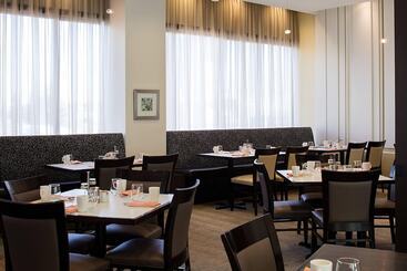 Delta Hotels By Marriott Edmonton South Conference Centre
