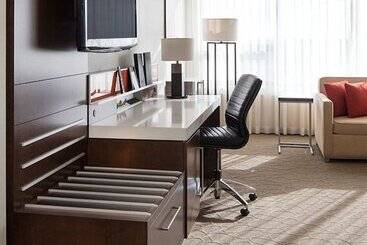 Delta Hotels By Marriott Edmonton South Conference Centre