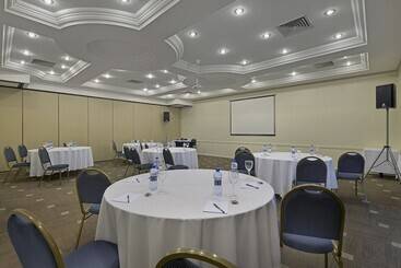 هتل Deville Curitiba Batel