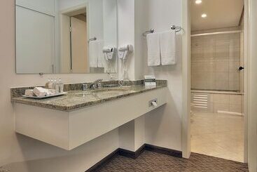 هتل Deville Curitiba Batel