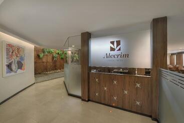 هتل Deville Curitiba Batel