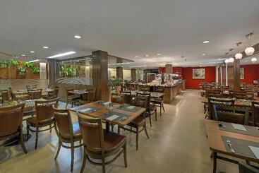 هتل Deville Curitiba Batel