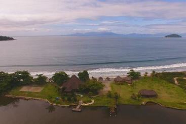 هتل Do Bosque Eco Resort
