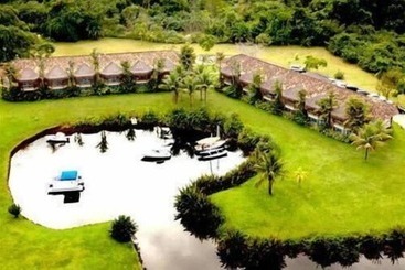 هتل Do Bosque Eco Resort