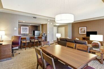 Doubletree By Hilton Hotel West Edmonton