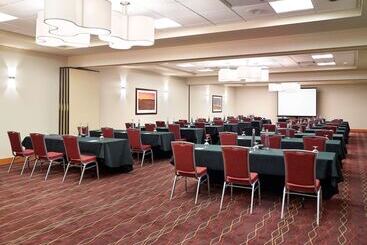 Doubletree By Hilton Hotel West Edmonton