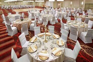 Doubletree By Hilton Hotel West Edmonton