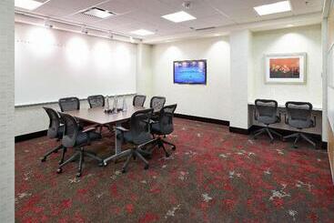 Doubletree By Hilton Hotel West Edmonton