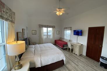 هتل Edgehill Manor Guest House