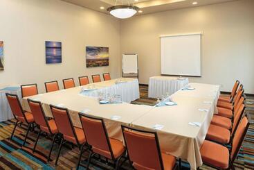 هتل Fairfield Inn & Suites By Marriott Belleville