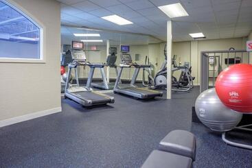 هتل Fairfield Inn & Suites By Marriott Belleville