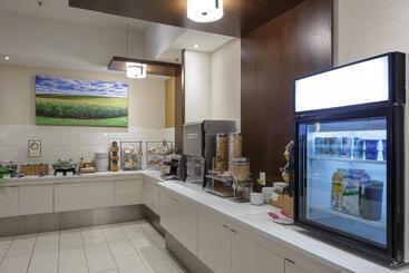 هتل Fairfield Inn & Suites By Marriott Belleville