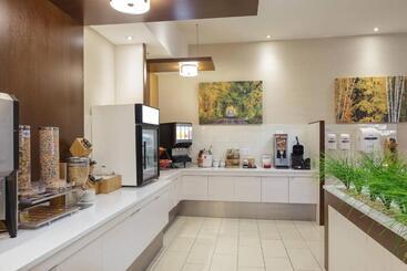 هتل Fairfield Inn & Suites By Marriott Belleville