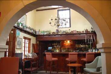 هتل Fourways Inn