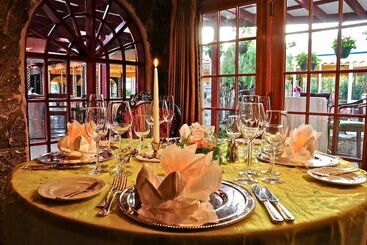 هتل Fourways Inn