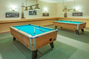 هتل Bedfort Inn & Suites