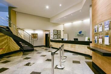 هتل Plaza Inn Augustus