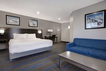 هتل Days Inn By Wyndham Barrie
