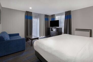 هتل Days Inn By Wyndham Barrie
