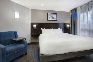 هتل Days Inn By Wyndham Barrie