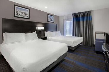 هتل Days Inn By Wyndham Barrie