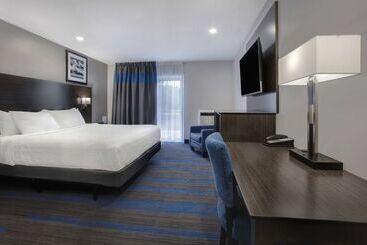 هتل Days Inn By Wyndham Barrie
