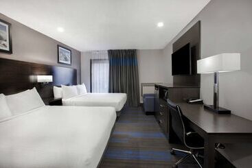 هتل Days Inn By Wyndham Barrie