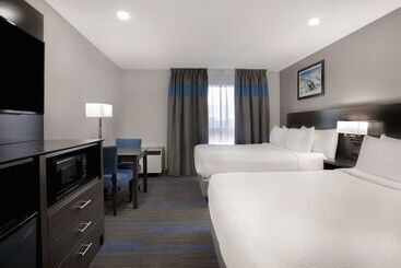هتل Days Inn By Wyndham Barrie
