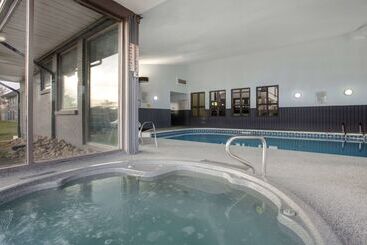 هتل Days Inn By Wyndham Barrie