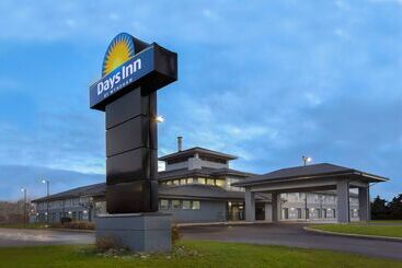 هتل Days Inn By Wyndham Barrie