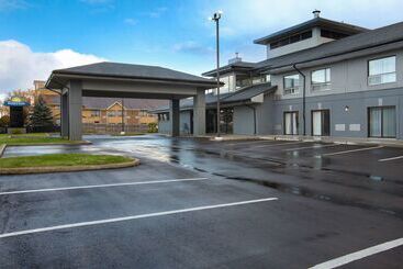هتل Days Inn By Wyndham Barrie