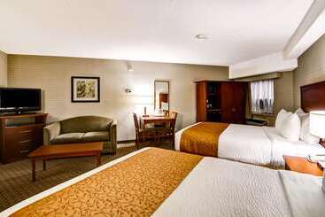 هتل Quality Inn