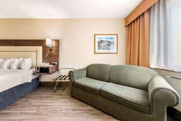هتل Quality Inn & Suites Gatineau