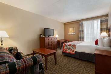 هتل Ramada By Wyndham Fredericton