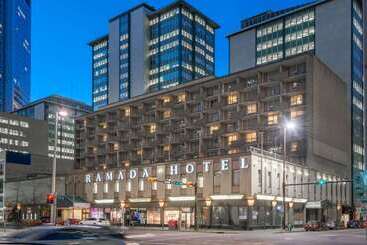 هتل Ramada Plaza By Wyndham Calgary Downtown