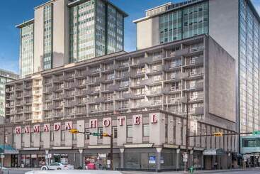 فندق Ramada Plaza By Wyndham Calgary Downtown