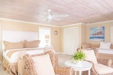 هتل Romora Bay Resort & Marina